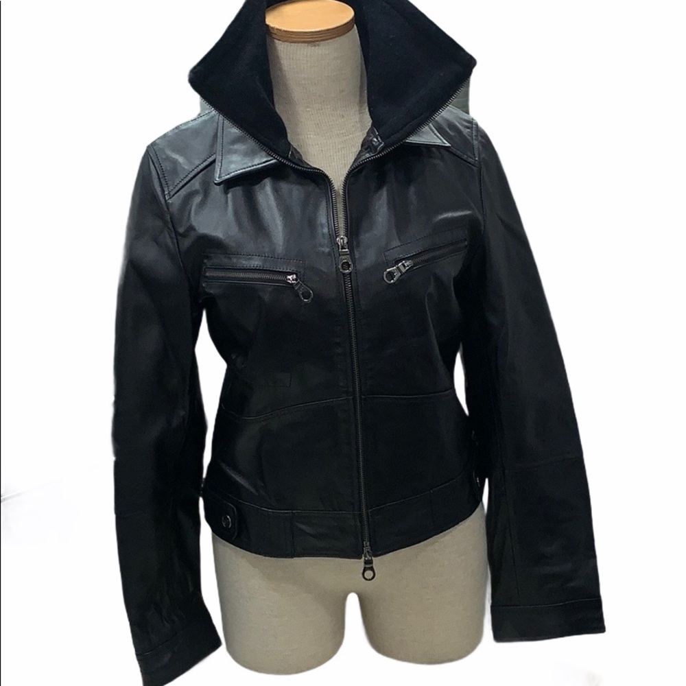 CHANEL BLACK LEATHER ZIPPERED JACKET